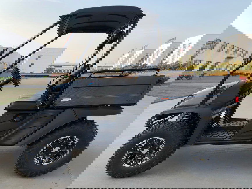 Taurus 450U Gas UTV, 4x4 Shaft Drive, Liquid cooled, High/Low Alloy Wheels