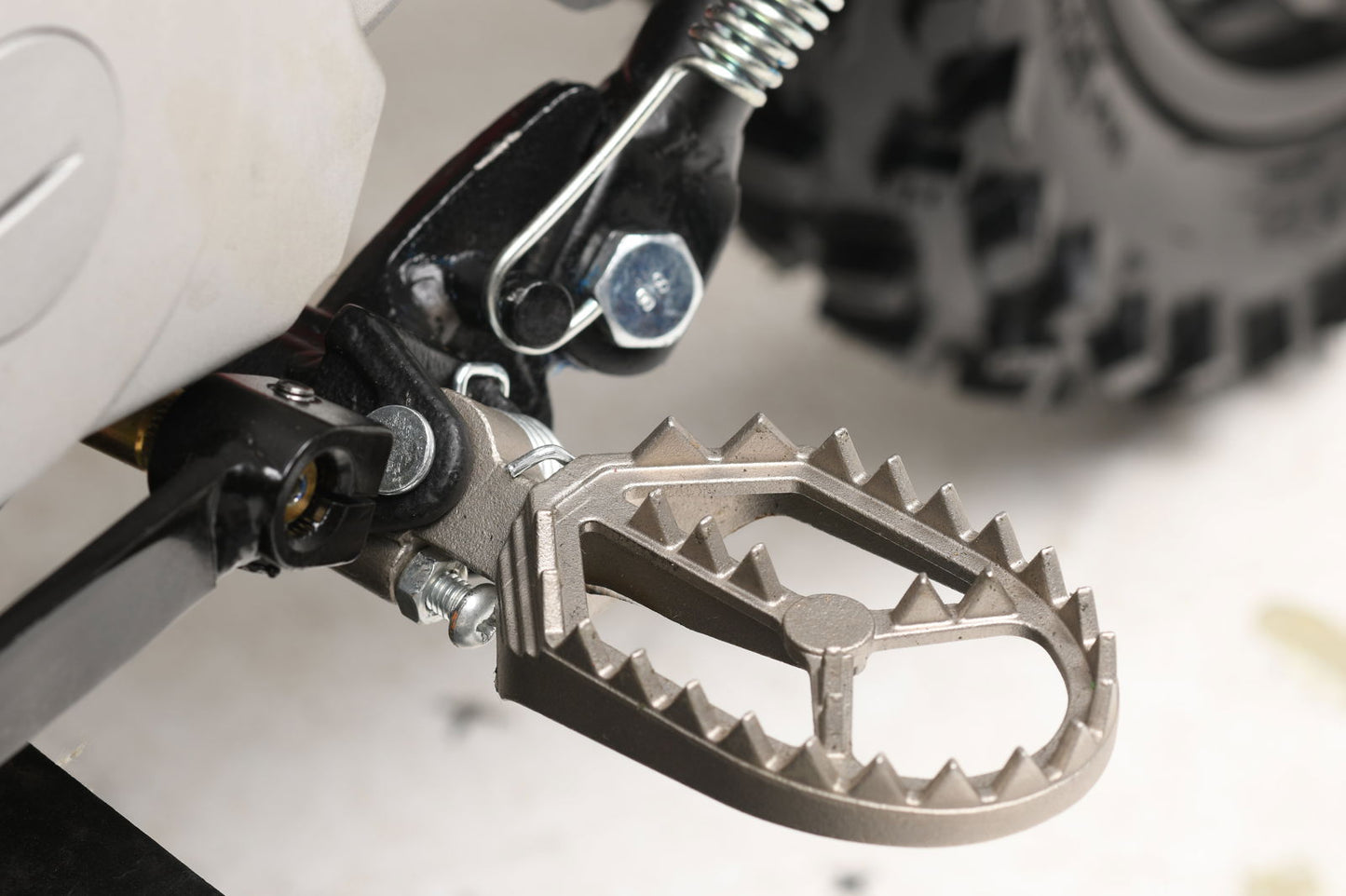 TrailMaster MK125S Pro Series Dirt Bike, 4-Speed Semi-Automatic, Electric Start, Dual Disc Brakes, (14/12) Wheels