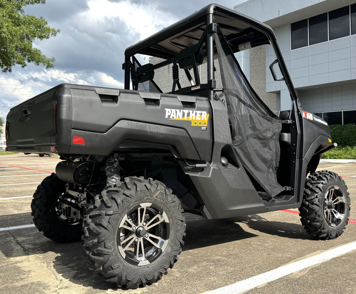 TrailMaster Panther 1000 UTV, 4X4, Larger Body, Electronic Power Steering, Heavy Duty Suspension, 83hp V-twin EFI Engine, High Low Range Automatic Trans, CA Legal