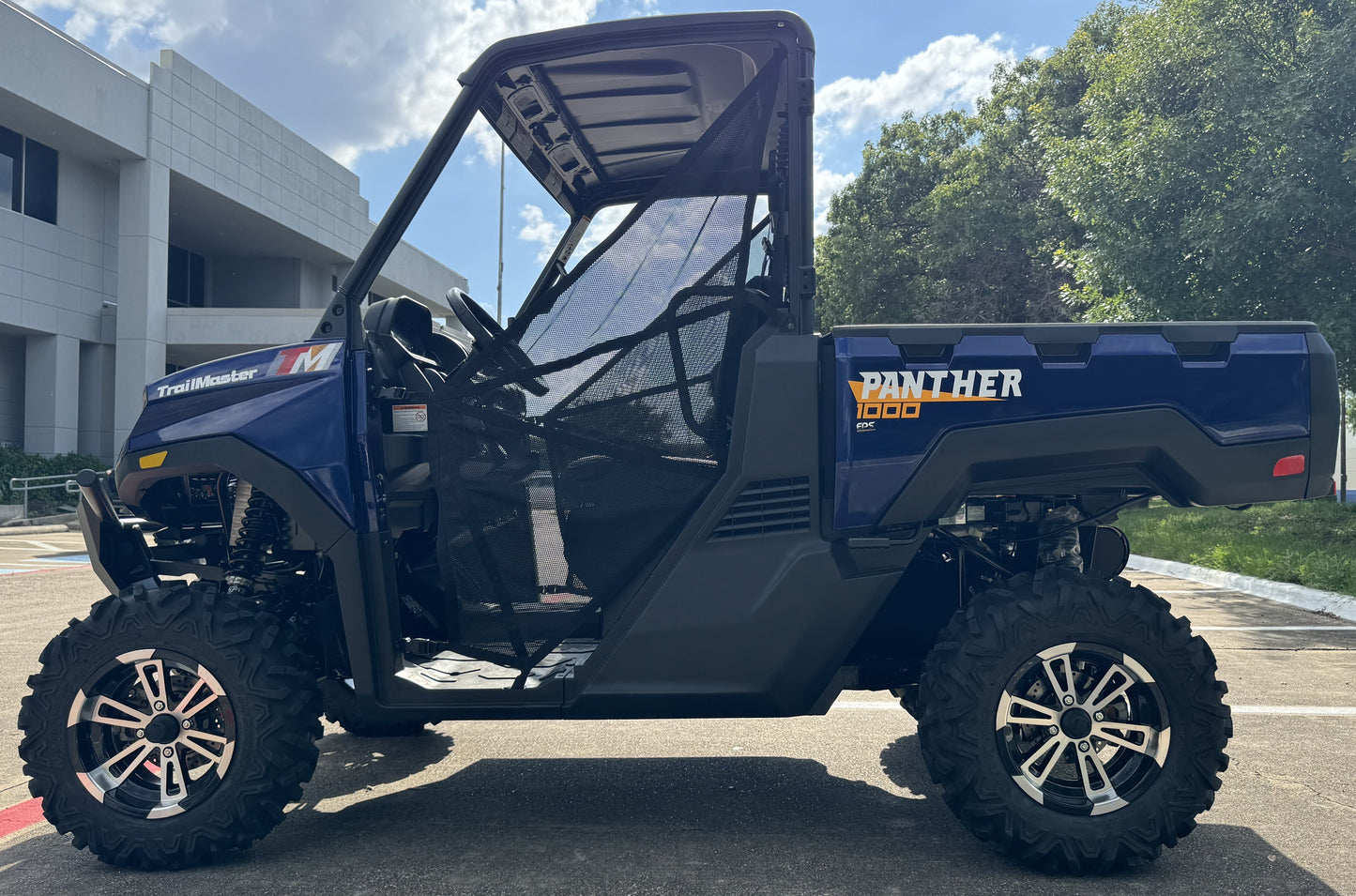 TrailMaster Panther 1000 UTV, 4X4, Larger Body, Electronic Power Steering, Heavy Duty Suspension, 83hp V-twin EFI Engine, High Low Range Automatic Trans, CA Legal