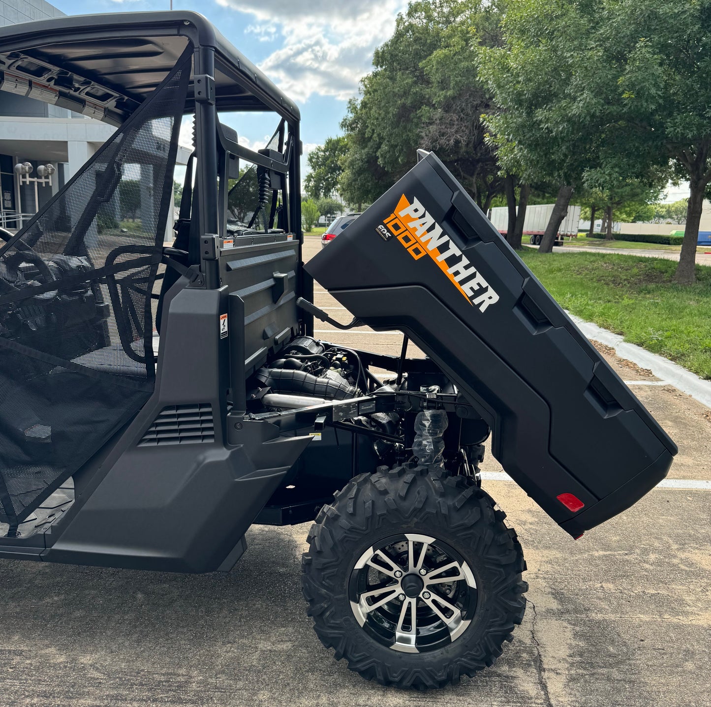 TrailMaster Panther 1000 UTV, 4X4, Larger Body, Electronic Power Steering, Heavy Duty Suspension, 83hp V-twin EFI Engine, High Low Range Automatic Trans, CA Legal
