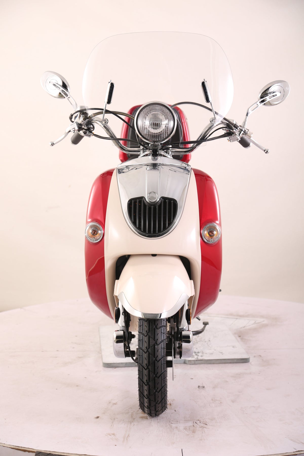 Sorrento 200 Street Scooter, Larger Engine 168.9cc, Locking Trunk, Windshield, USB Charger, Electric Start, CDI Ignition, Air Cooled