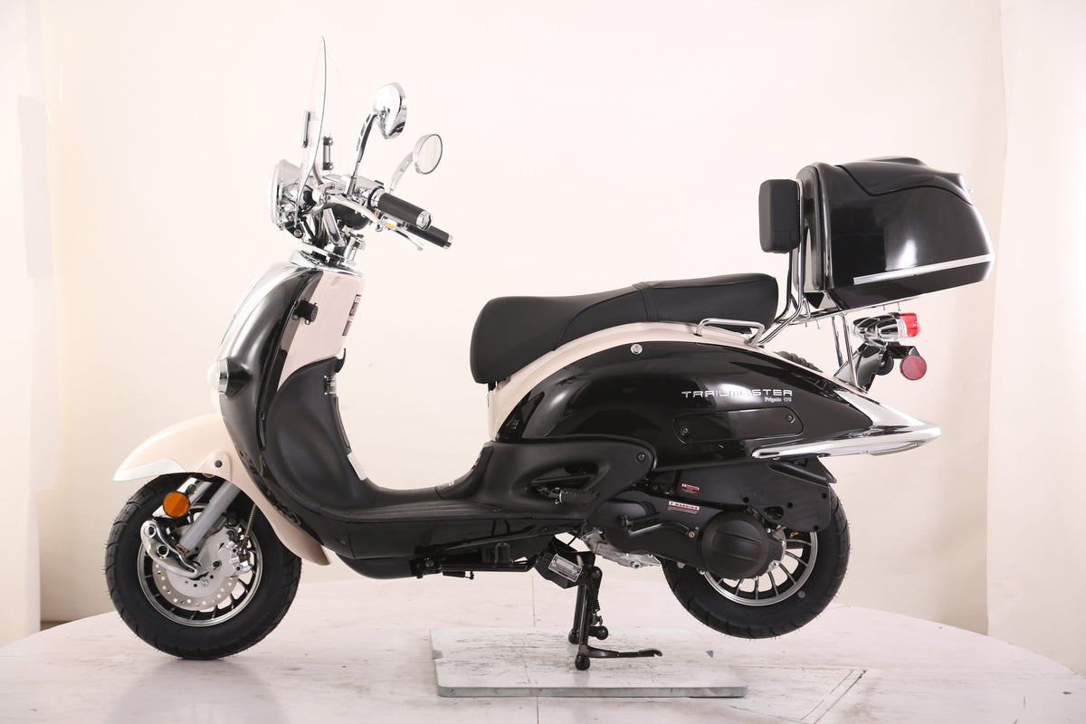 Sorrento 200 Street Scooter, Larger Engine 168.9cc, Locking Trunk, Windshield, USB Charger, Electric Start, CDI Ignition, Air Cooled