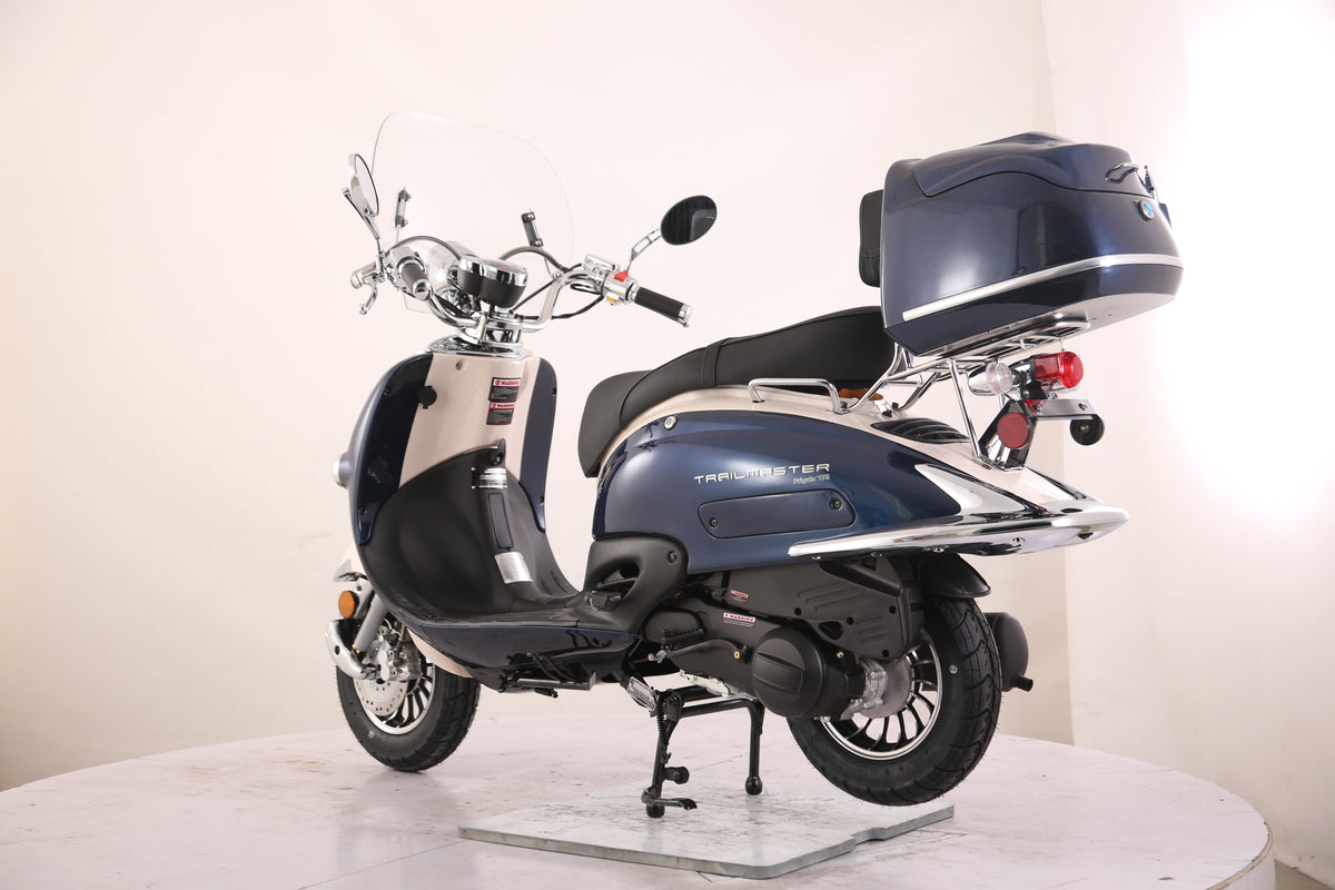 Sorrento 200 Street Scooter, Larger Engine 168.9cc, Locking Trunk, Windshield, USB Charger, Electric Start, CDI Ignition, Air Cooled