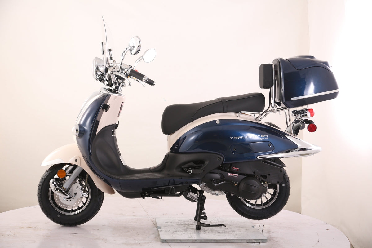 Sorrento 200 Street Scooter, Larger Engine 168.9cc, Locking Trunk, Windshield, USB Charger, Electric Start, CDI Ignition, Air Cooled