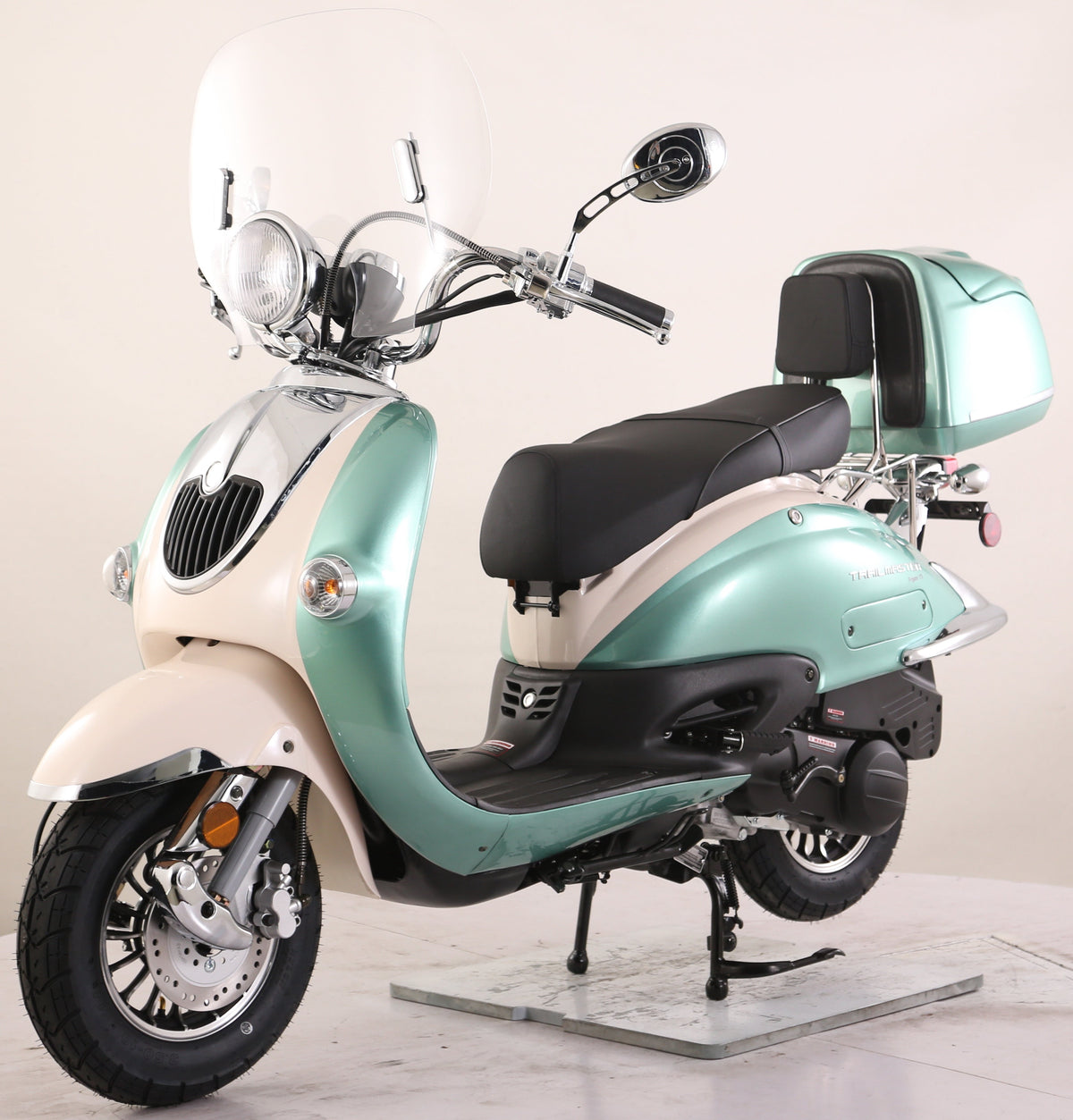 Sorrento 200 Street Scooter, Larger Engine 168.9cc, Locking Trunk, Windshield, USB Charger, Electric Start, CDI Ignition, Air Cooled