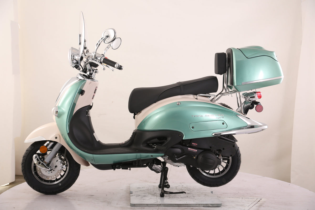 Sorrento 200 Street Scooter, Larger Engine 168.9cc, Locking Trunk, Windshield, USB Charger, Electric Start, CDI Ignition, Air Cooled