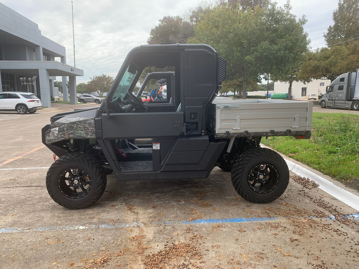 WorkCross 1000 UTV Side by Side, 85hp V-Twin EFI Engine, 2x4/4x4, Limited Slip, Differential Lock Mode