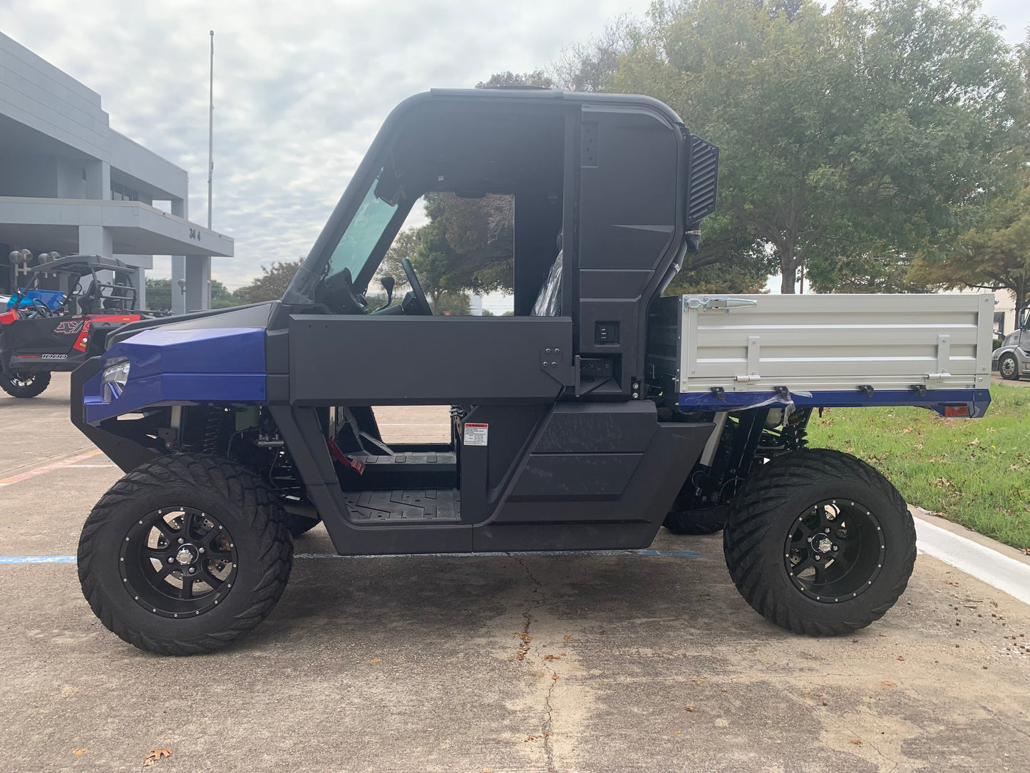 WorkCross 1000 UTV Side by Side, 85hp V-Twin EFI Engine, 2x4/4x4, Limited Slip, Differential Lock Mode