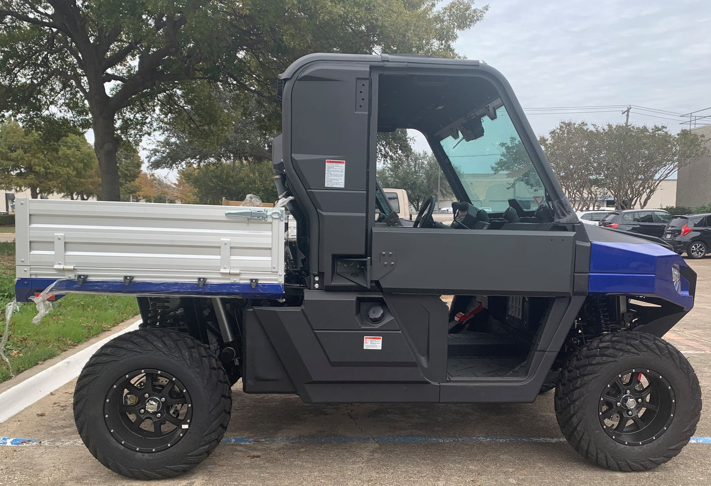 WorkCross 1000 UTV Side by Side, 85hp V-Twin EFI Engine, 2x4/4x4, Limited Slip, Differential Lock Mode