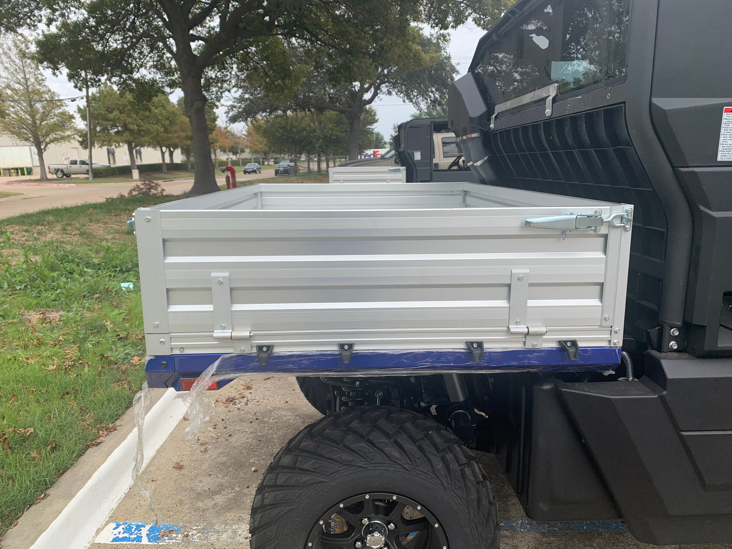 WorkCross 1000 UTV Side by Side, 85hp V-Twin EFI Engine, 2x4/4x4, Limited Slip, Differential Lock Mode