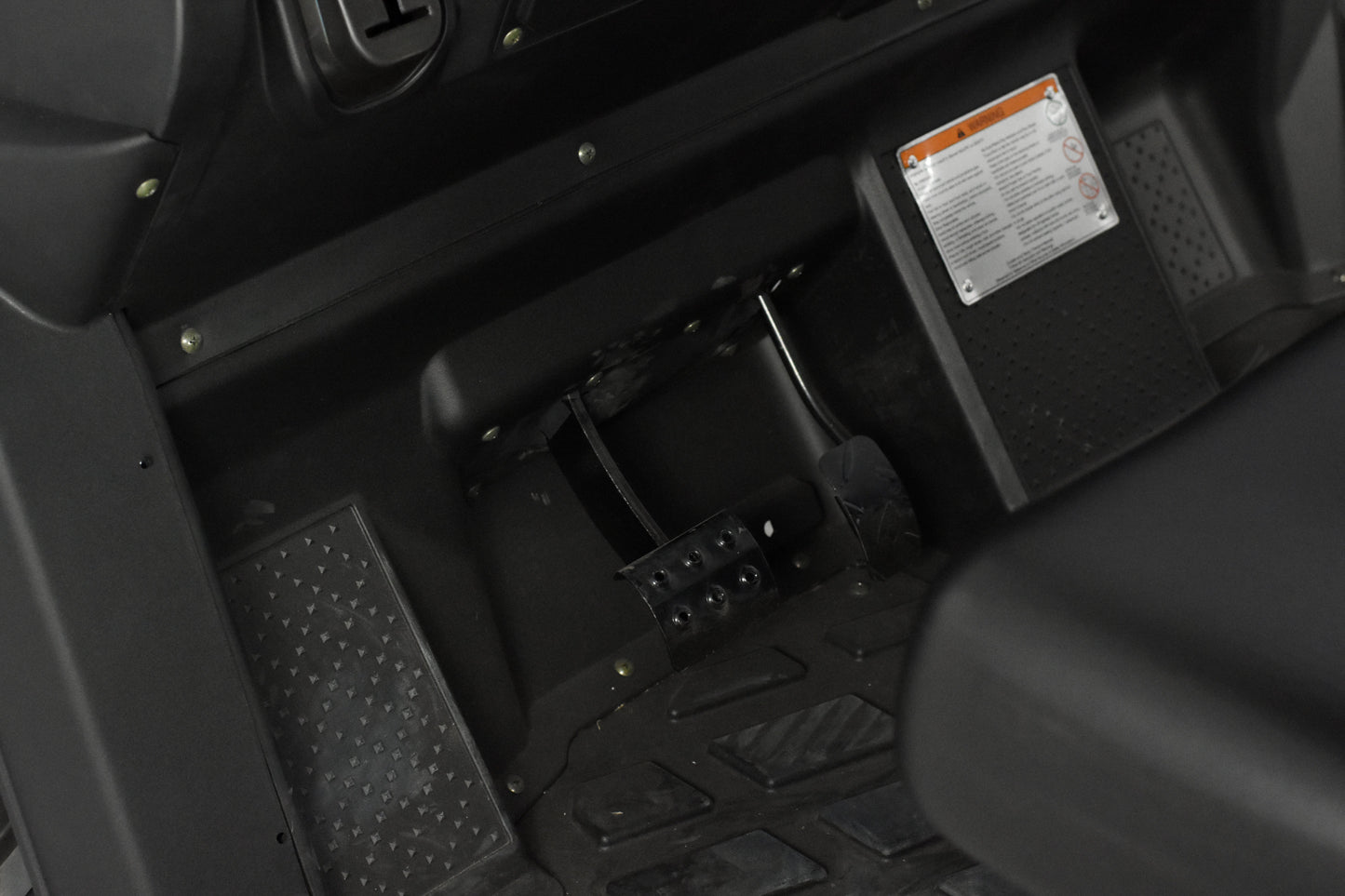 Taurus 450GX Gas Golf Cart, 26hp EFI Engine, 2x4/4x4 H/L Gear with Locking Differential