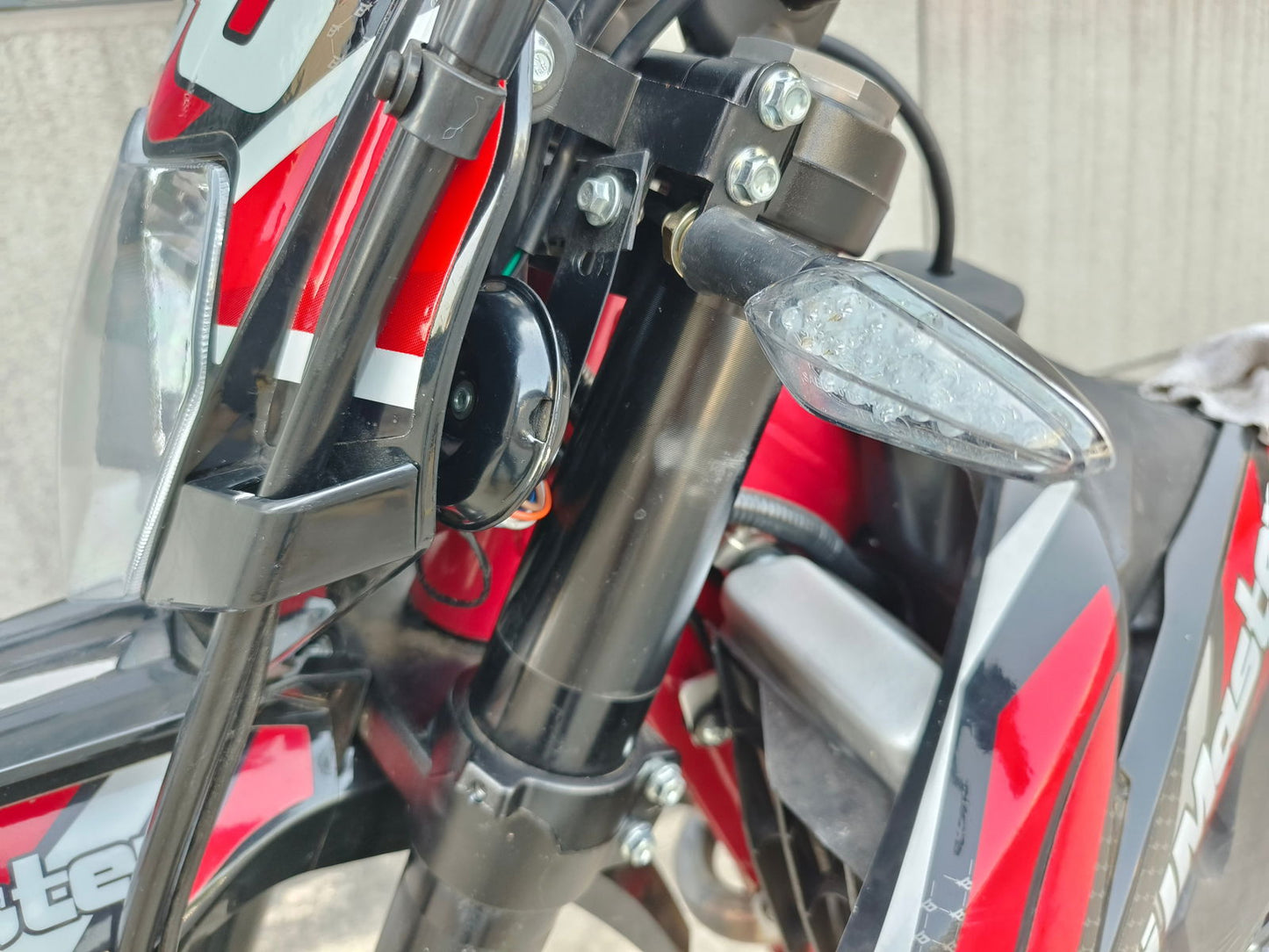 TM38EX 300 Dirtbike 31hp, 6-Speed Manual, Liquid Cooled, Fuel Injected