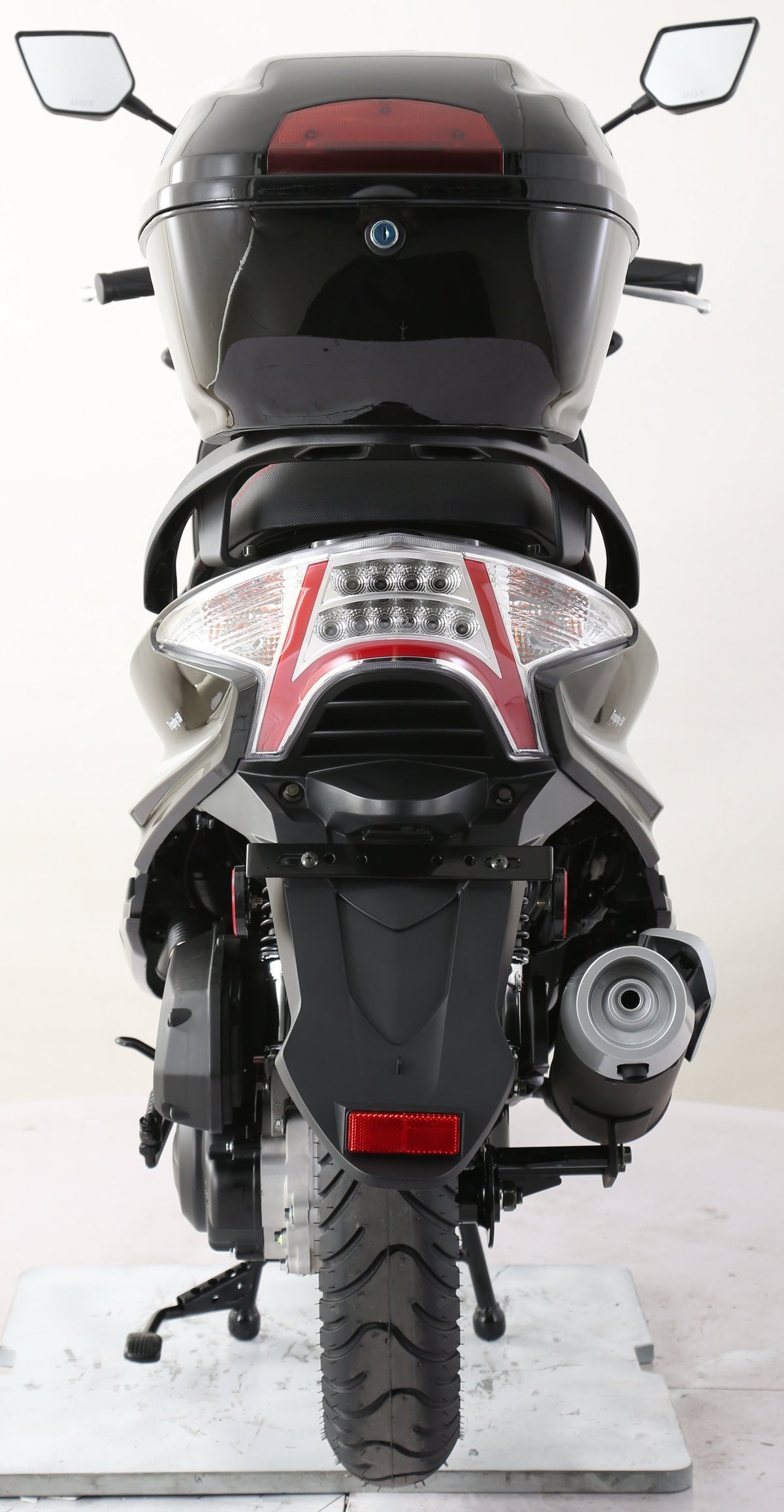 Trophy 200 Street Scooter, Electric start, Disk Brakes, CDI ignition, Color Matched Locking Trunk