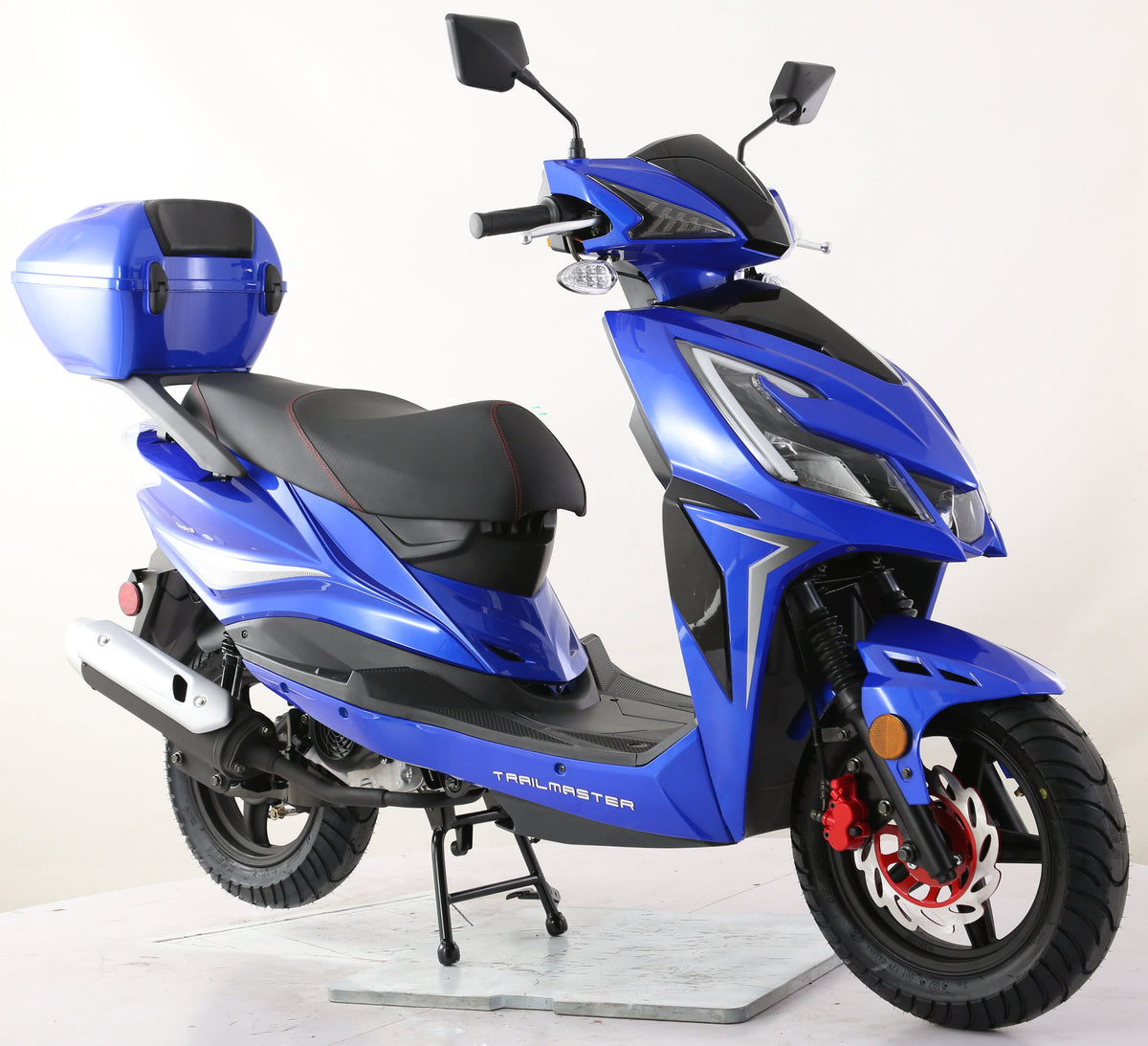 Trophy 200 Street Scooter, Electric start, Disk Brakes, CDI ignition, Color Matched Locking Trunk