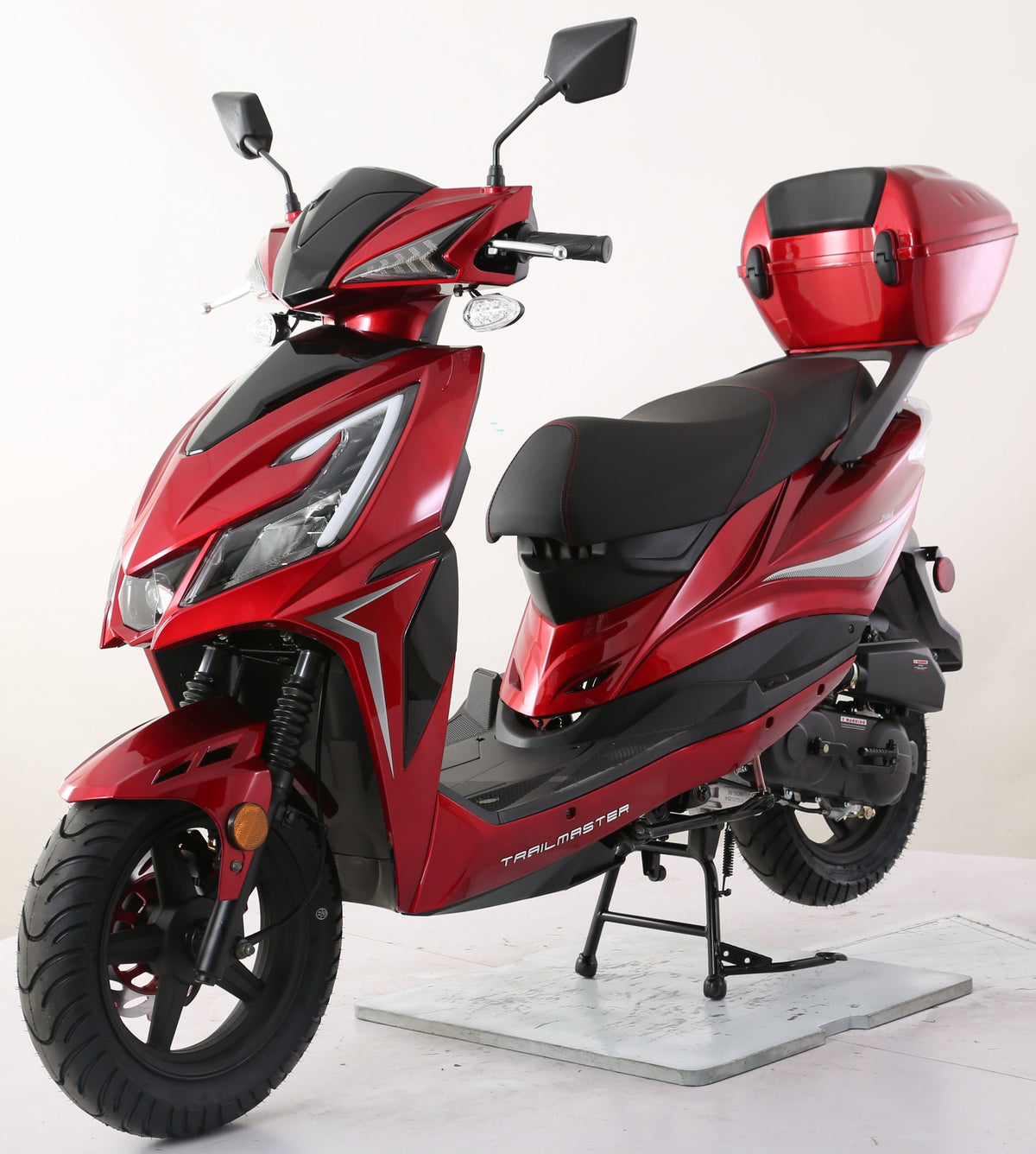 Trophy 200 Street Scooter, Electric start, Disk Brakes, CDI ignition, Color Matched Locking Trunk