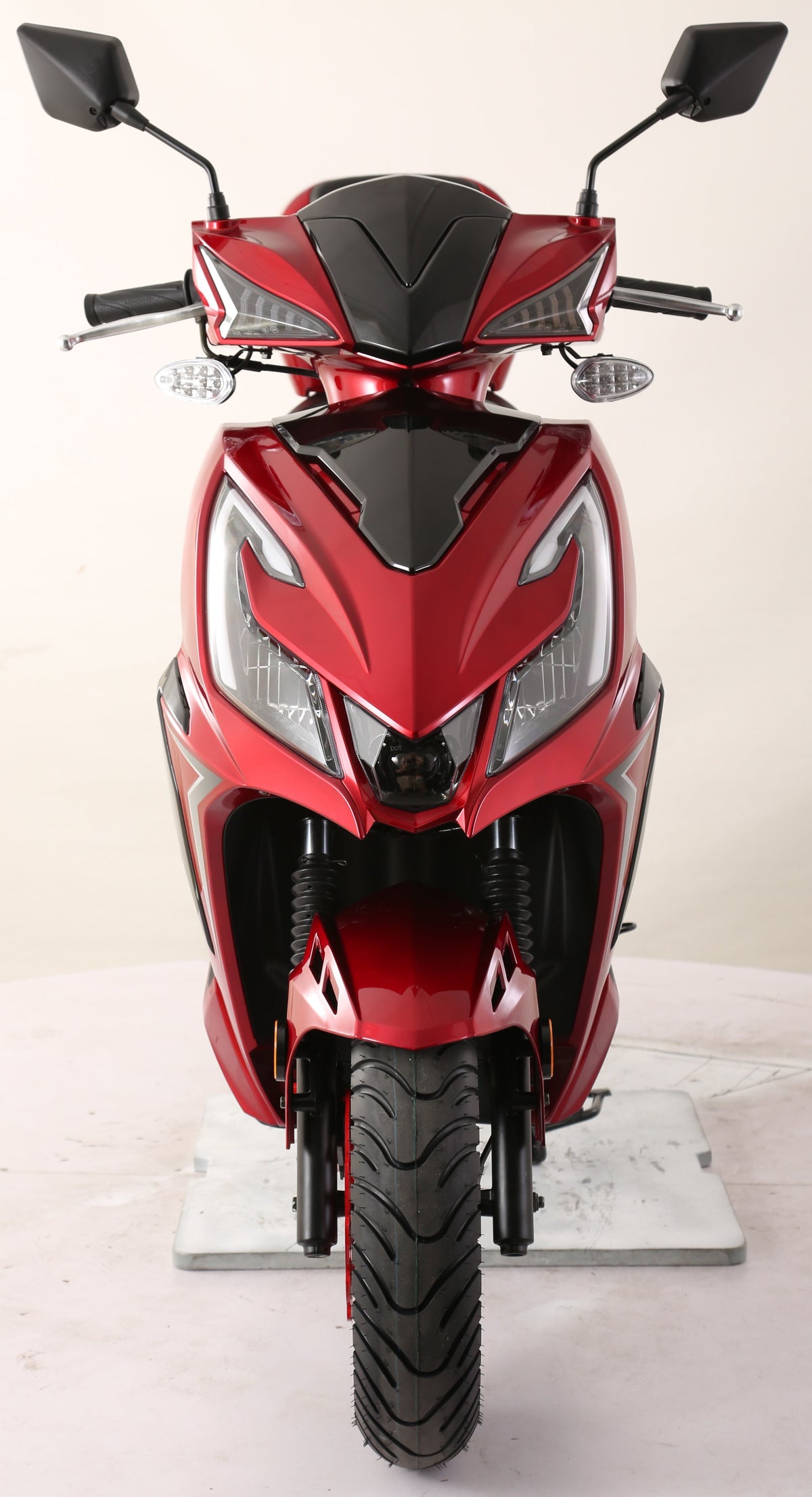 Trophy 200 Street Scooter, Electric start, Disk Brakes, CDI ignition, Color Matched Locking Trunk