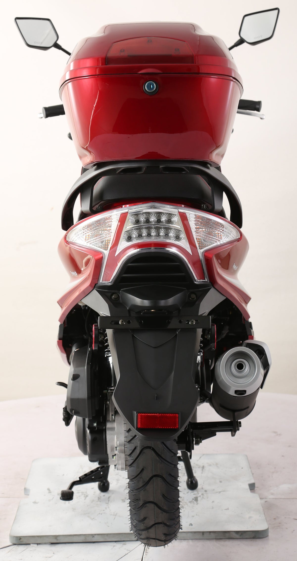 Trophy 200 Street Scooter, Electric start, Disk Brakes, CDI ignition, Color Matched Locking Trunk